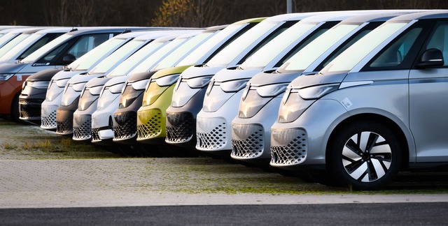 "Die elektrische Plattform steht", sag...n Autokonzern Volkswagen. (Archivbild)  | Foto: Julian Stratenschulte/dpa